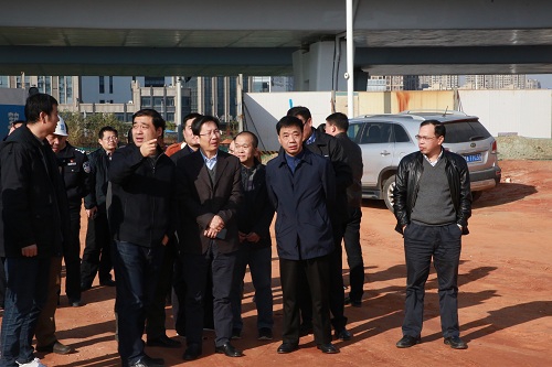 副市長(zhǎng)宋鈾一行調(diào)研我司昌南大道、洪都大道快速路改造項(xiàng)目